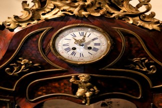 Timeless Treasures: Exploring Antique Clocks and Timepieces ...